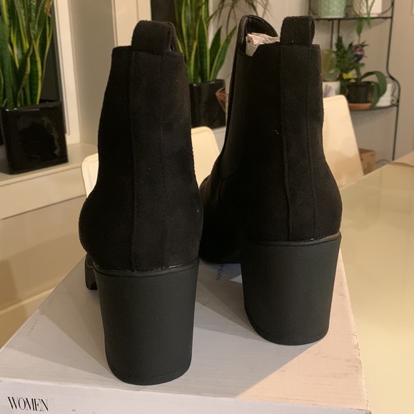 Dream Pairs pull on boots - US 10.5 - Picture 2 of 8